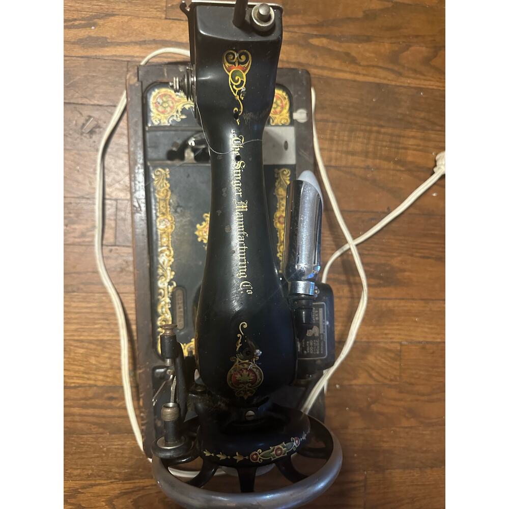 Singer - Picture 14 of 15